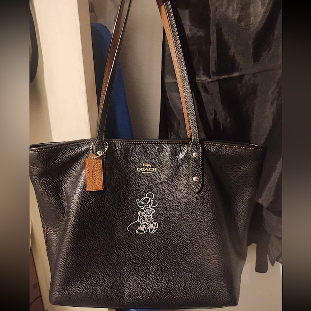 Minnie Mouse leather purse